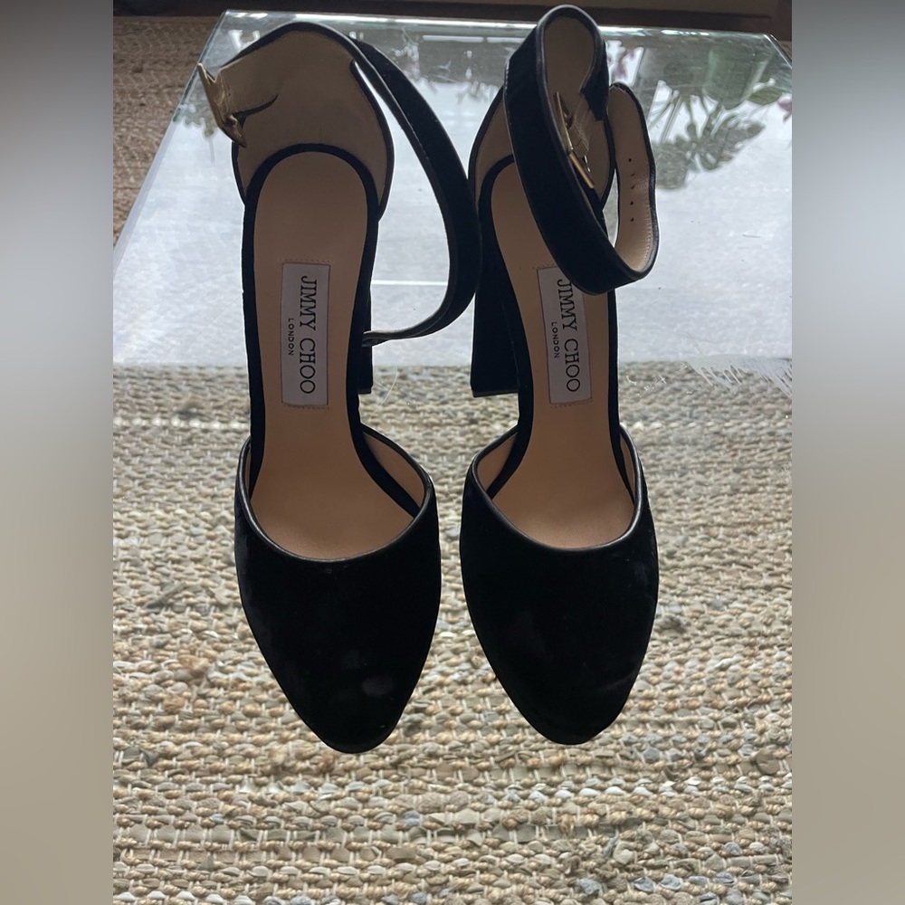 Jimmy Choo Daphne Velvet Pump